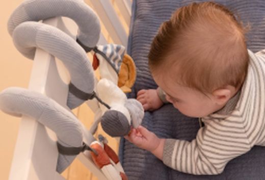 Espirales y juguetes para colgar