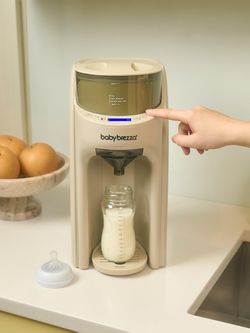 Baby Brezza Formula Pro Advanced (Bottle Preparer-Dispenser)