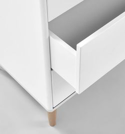 TESORI white complete bedroom set (includes crib and dresser)