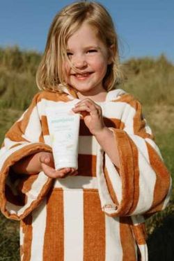 Crema hidratante cara y cuerpo Monjour 150ml
