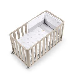 Berço DOCO Sleeping 120x60 - Bege com colchão, edredom e protetor de berço.