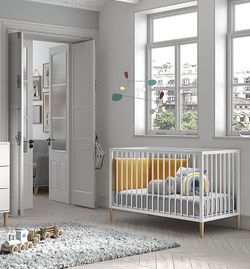 TESORI white complete bedroom set (includes crib and dresser)