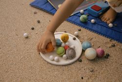 Dear Univers - Grapat (Planets, moons and wooden stars)