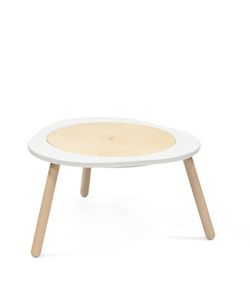 Stokke MuTable™ Kit básico de mesa de juegos con dos sillas