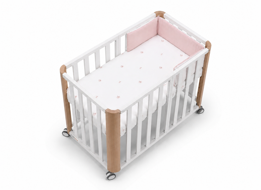 Mini berço DOCO Sleeping PLUS++ branco/natural com colchão, edredom, protetor de berço e lençol de baixo.