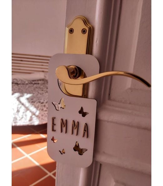 Placa de maçaneta com kit de letras, modelo Borboleta