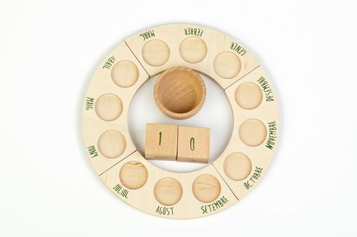 Platforms, cubes and bowl perpetual calendar SPANISH