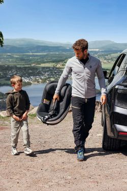 BeSafe Beyond System (complete with one base and two seats)