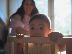 Stokke Cuna Nighti™ Mini completa desde el nacimiento hasta los 6 meses
