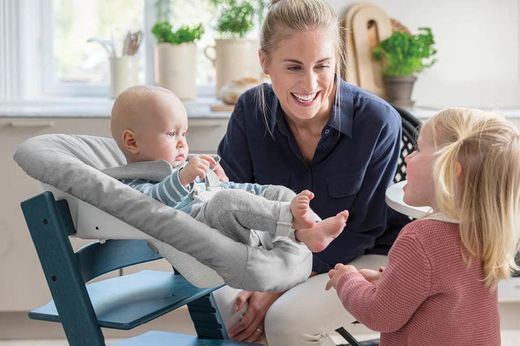 Tripp Trapp Newborn Set / hamaca con colgador para juguetes